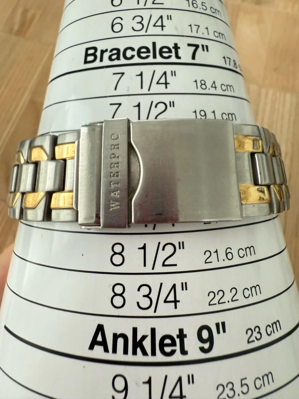 Guess mens waterpro two-tone watch NEW BATTERY